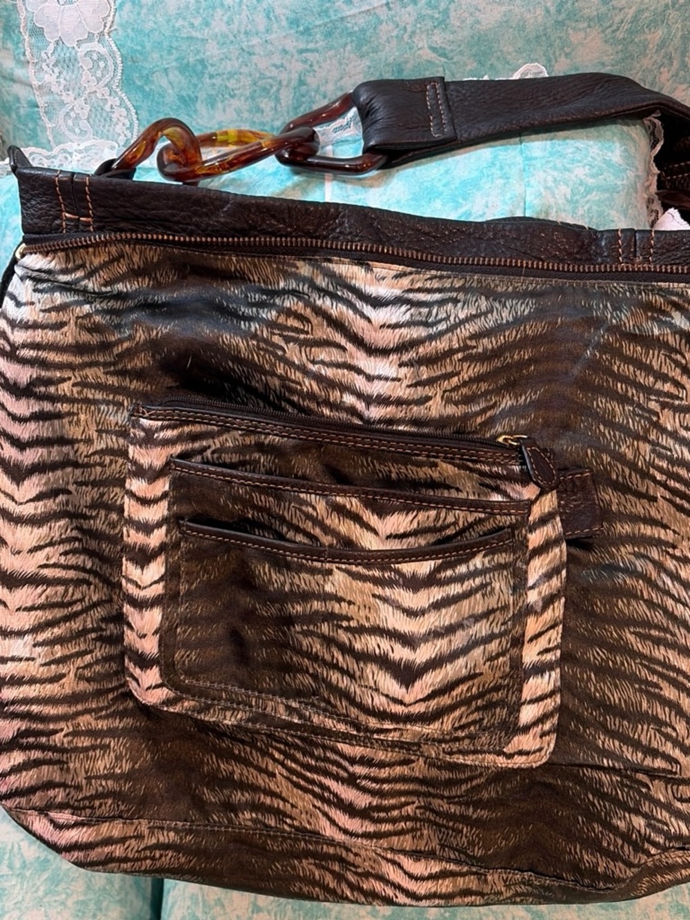Women's Black Leather Shoulder Bag with Tortoiseshell Rings - Picture 5 of 9